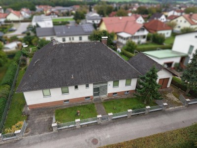 Bungalow aus den 70er Jahren mit ausbaubarem Dachboden