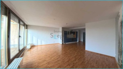 Immobilien Seegerer: Helle, großzügige 1-Zimmer-Wohnung mit großem Westbalkon