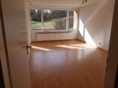 Schöne, gepflegte 2-Zimmer-Wohnung mit Balkon und Einbauküche in Tübingen Sand