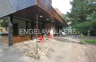Großzügiges Einfamilienhaus mit idyllischem Garten und Garage