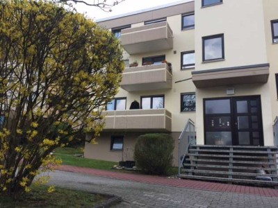 Traumblick am Waldrand: 4,5 Zimmer-Eigentumswohnung mit EBK, Terrasse, Stellplatz und Garage