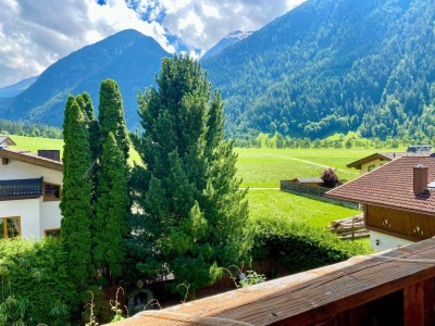 Freizeitwohnsitz im Ötztal! Gemütliche 4-Zi. Dachgeschoßwohnung mit Blick ins Grüne