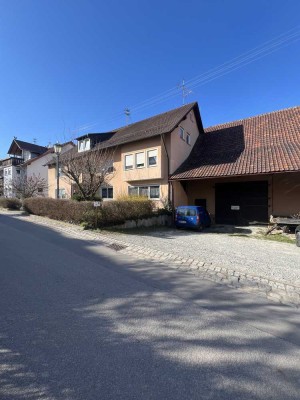Schönes Mehrfamilienhaus mit 7 Einheiten und Ausbaupotential