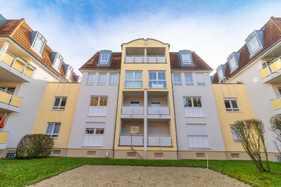 Hochwertig renovierte Wohnung mit Einbauküche und Balkon