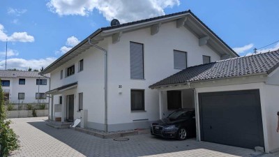 Neuwertige 129m² Dachgeschosswohnung mit großer Terrasse