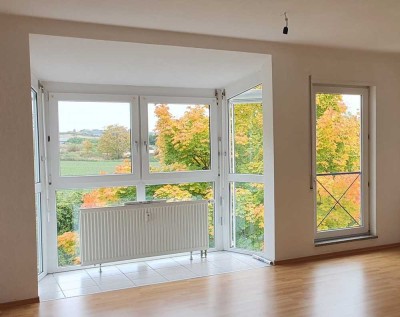 Wohnparkidylle mit Weitblick - 3 Zimmer, viel Licht & überdachter Stellplatz in Halle-Diemitz