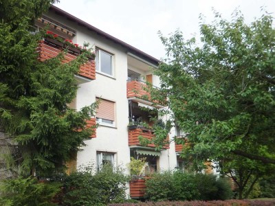 Attraktive Wohnung  3 Zimmer, Küche, Süd- Balkon, Bad, in Bielefeld