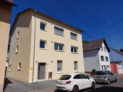*Moderne Etagenwohnung*1.OG*2 ZKB*Topzustand*78m² Wfl*54m² Terrasse*Illingen