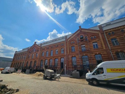 Exklusives Wohnen in einer Denkmalimmobilie - 
2 Zimmer inkl. Balkon + Parkett+ Bad mit Dusche + SP