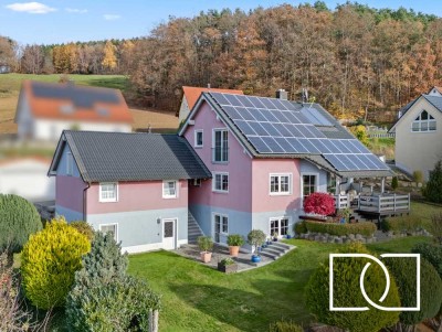 Panoramablick ins Tal! Modernisiertes Einfamilienhaus mit Einliegerwohnung und traumhaftem Garten