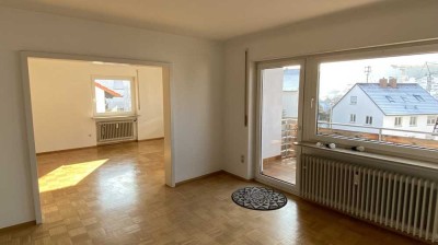 Freundliche 4-Zimmer-Wohnung mit EBK und Balkon in Blaustein