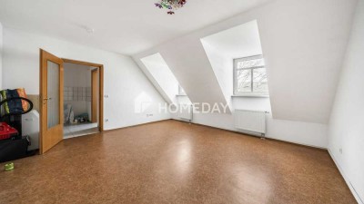 Bezugsfrei: Gemütliche Etagenwohnung für Singles mit Aufzug, Tiefgaragenstellplatz und Tageslichtbad