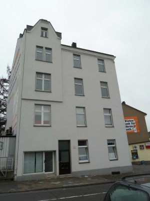 Provisionsfreie, frisch renovierte, 3 Zimmer Wohnung