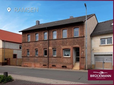 Sandstein, Scheune, Panoramablick vom Garten: Familienhaus mit Geschichte und Weitblick!