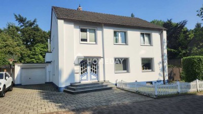 Traumhaftes Einfamilienhaus mit Gartenparadies und Pool