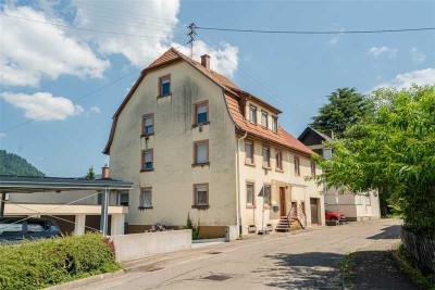 Sanierungsbedürftiges Haus mit viel Ausbau-Reserve!
