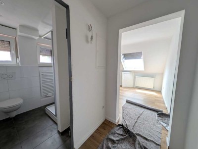 Sanierte 2-Zimmer-Dachgeschosswohnung in ruhiger Wohngegend