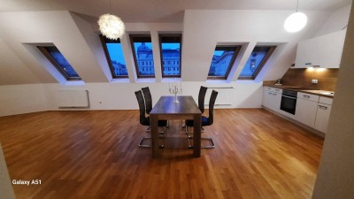 2-Zimmer Dachgeschosswohnung mit Balkon und Terrasse in Wien