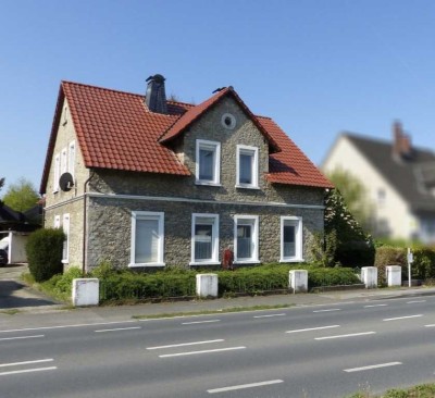 Vollständig renovierte 5-Raum-Wohnung mit Balkon in Detmold