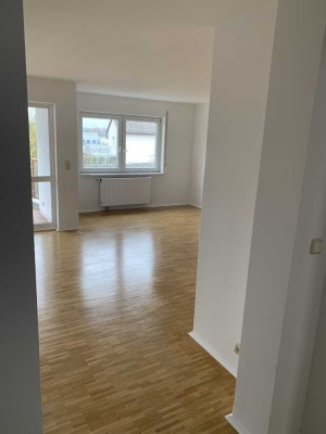 Stilvolle, gepflegte 2-Zimmer-Wohnung mit gehobener Innenausstattung mit EBK in Frankfurt am Main