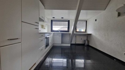 Ideale Single- / Pärchenwohnung auf 2 Ebenen mit Balkon in zentraler gesuchter Lage von MG