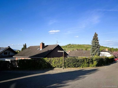 Charmanter Bungalow auf schönem Eckgrundstück mit Blick auf die Kleine Kalmit