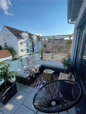Stilvolle, neuwertige 3,5-Zimmer-Wohnung mit großem Balkon