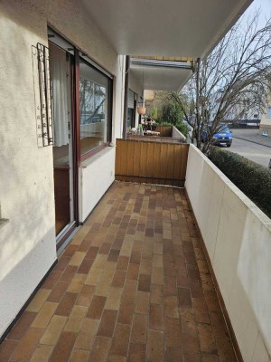 "Helle 3,5 Zi­-WG mit Balkon, EBK (Ablöse) und Garage in ruhiger Lage von S-Weilimdorf"