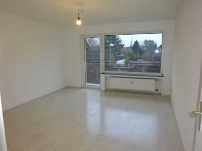 Sehr helle gepflegte Wohnung mit kleinem Balkon