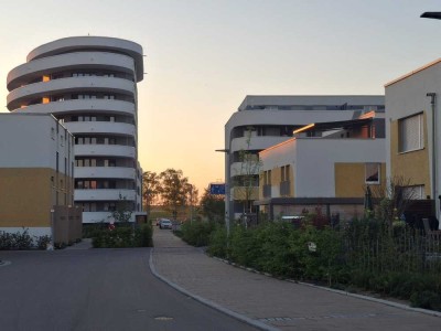 Freundliche und neuwertige 5-Raum-Doppelhaushälfte mit gehobener Innenausstattung in Dornstadt