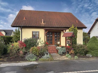 Familienidylle - Geräumiges Einfamilienhaus mit Keller 
in ruhiger Siedlungslage in Pegau