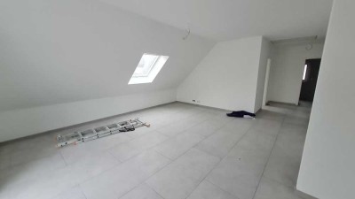 Erstbezug Exklusive 4-Zimmer-Wohnung in Limeshain mit Balkon