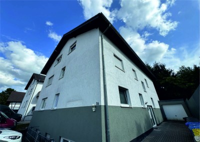 Kall: Wohnung - Loggia - Sonne, Parkettböden und Stellplatz