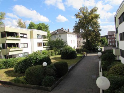 Helle große 4 Zimmerwohnung mit Schwimmbad, Sauna, Tiefgarage