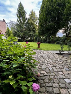 von Privat - liebevoll sanierte Altbauwohnung in der Gärtnertrasse