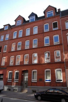 Schöne Altbauwohnung in ruhiger Fahrradstraße (City)