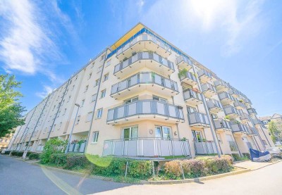 Neu sanierte 4-RW *2.OG mit Lift * große Süd-West-Terrasse & Balkon* 2 Bäder* TG-E-SP* Zentral!