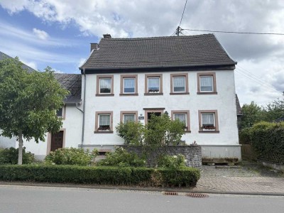 Geräumiges und renovierungsbedürftiges Wohnhaus im Ortskern