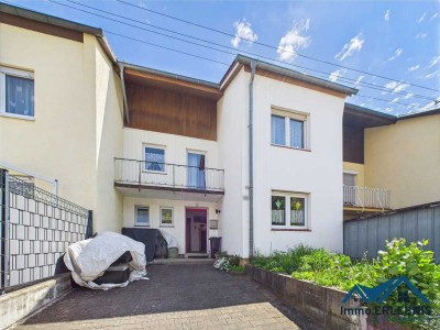 Gemütliches RMH mit 3 Balkonen, Garten, Aussicht und Potenzial im DG! Heizung 2015, Fenster 2013-15!