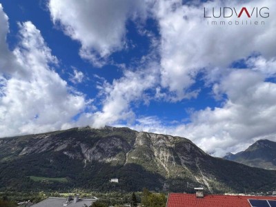 Buch: geräumige 6 Zi.-Wohnung mit Garage