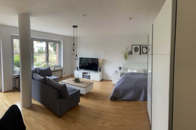 *** Helles 1-Zi-Apartment mit Einbauküche und großer Terrasse ***