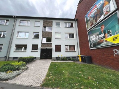 Charmante 2-Zimmer-Wohnung mit Balkon, Blick ins Grüne & 2 Garagen zur Selbstnutzung oder Anlage