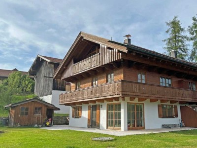 Großzügige Doppelhaushälfte mit Bergblick