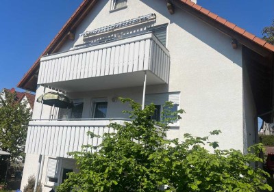Schöne, helle 3,5-Zimmer-Dachgeschosswohnung mit Balkon und Stellplatz in ruhiger Wohnlage