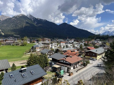 Sonnige 4-Zimmer-Wohnung mit atemberaubendem Panoramablick über Seefeld