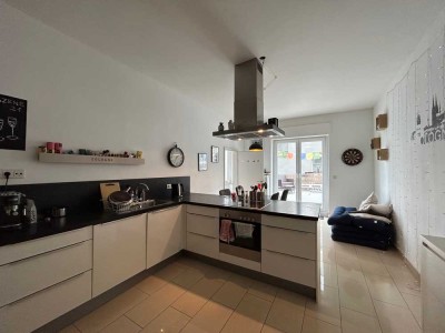 Großzügige 4-Zimmer-Wohnung mit großer Terrasse und Balkon am Ebertplatz *WG-geeignet*