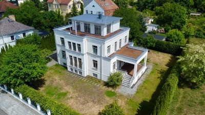 Luxury meets location - Stylish villa with approx. 571 m² of living/usable space