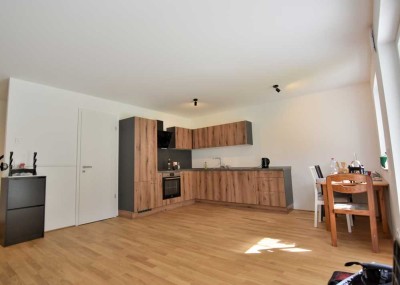 Wunderschöne neuwertige 2-Zimmer-EG-Wohnung mit Terrasse und Tiefgaragenstellplatz!