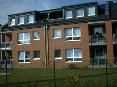 Großzügige DG-Wohnung mit Balkon, Verkehrsanbindung A61