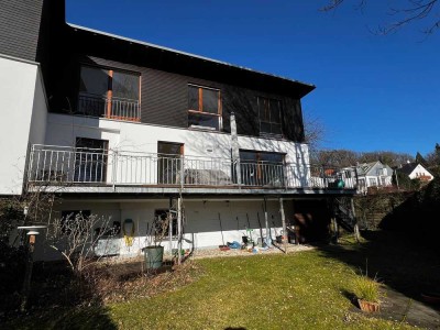 Modernes und helles Einfamilienhaus mit Blick